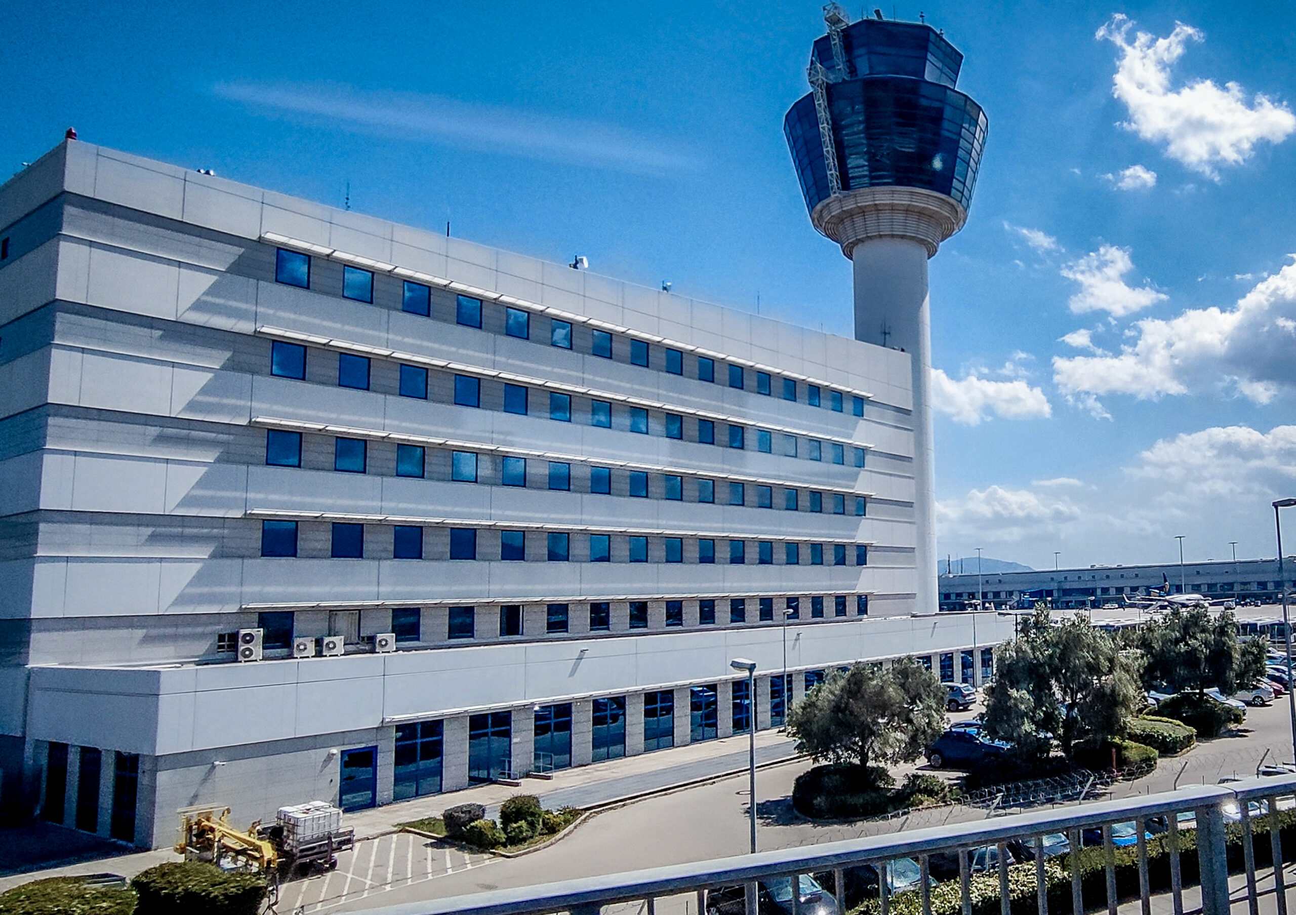 Χρονιά ρεκόρ το 2023 για τα ελληνικά αεροδρόμια – Στα ύψη η επιβατική κίνηση