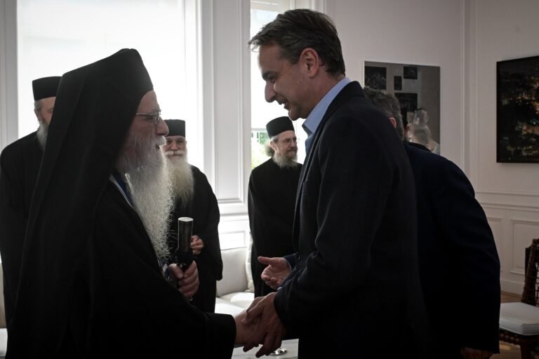 Συνάντηση του Κυριάκου Μητσοτάκη με εκπροσώπους της Ιεράς Κοινότητας του Αγίου Όρους