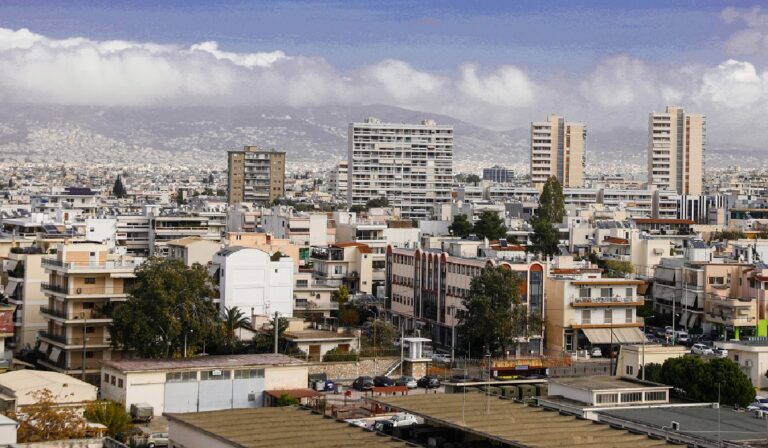 «Εξοικονομώ – Ανακαινίζω για Νέους»: Ανοίγει αύριο – Όροι και προϋποθέσεις