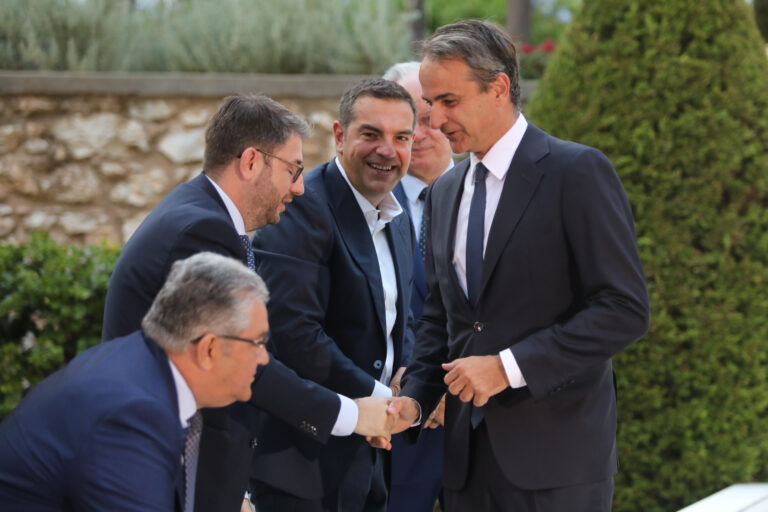 Σε θέση «μάχης» για τη νέα εκλογική αναμέτρηση – Σύσκεψη πολιτικών αρχηγών υπό την ΠτΔ στις 11:00