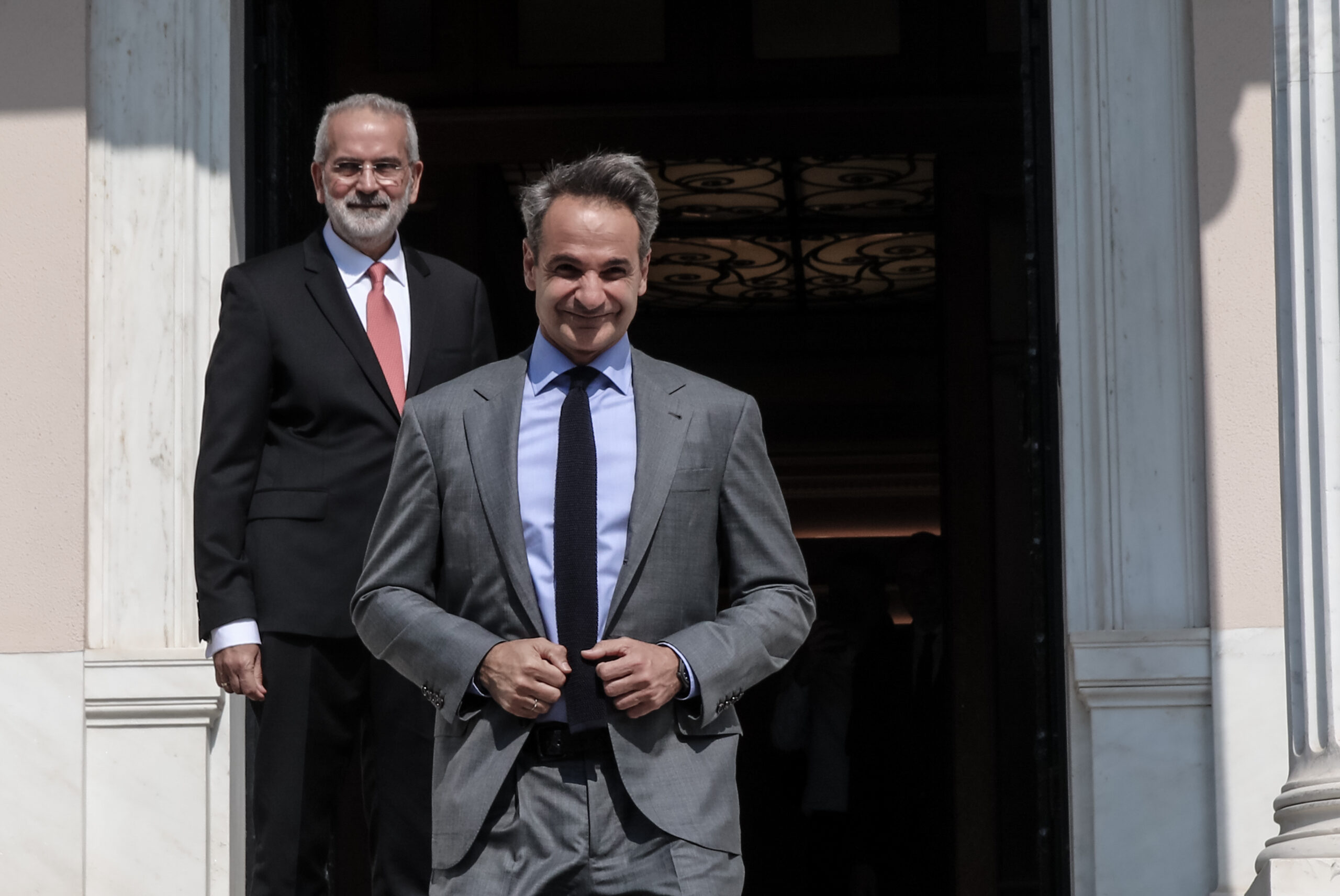 [361630] ΤΕΛΕΤΗ ΠΑΡΑΛΑΒΗΣ ΠΑΡΑΔΟΣΗΣ ΣΤΟΝ ΥΠΗΡΕΣΙΑΚΟ ΠΡΩΘΥΠΟΥΡΓΟ ΙΩΑΝΝΗ ΣΑΡΜΑ ΑΠΟ ΤΟΝ ΚΥΡΙΑΚΟ ΜΗΤΣΟΤΑΚΗ  (ΓΙΑΝΝΗΣ ΠΑΝΑΓΟΠΟΥΛΟΣ/EUROKINISSI)