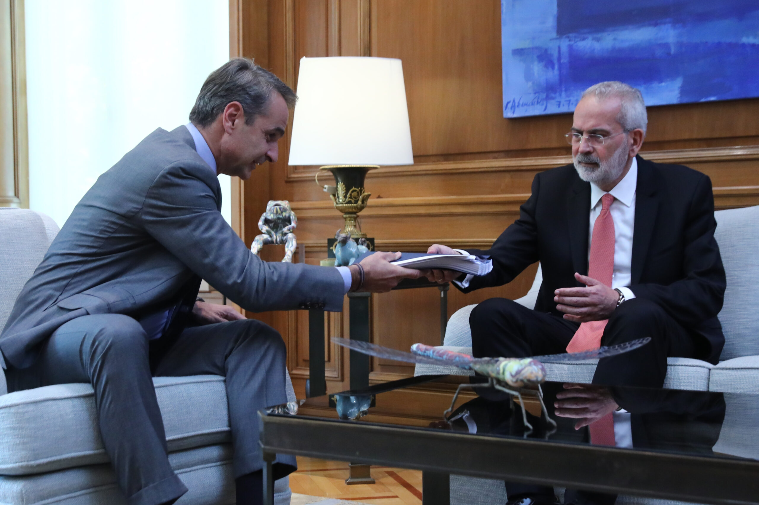 ΤΕΛΕΤΗ ΠΑΡΑΛΑΒΗΣ ΠΑΡΑΔΟΣΗΣ ΣΤΟΝ ΥΠΗΡΕΣΙΑΚΟ ΠΡΩΘΥΠΟΥΡΓΟ ΙΩΑΝΝΗ ΣΑΡΜΑ ΑΠΟ ΤΟΝ ΚΥΡΙΑΚΟ ΜΗΤΣΟΤΑΚΗ (ΓΙΑΝΝΗΣ ΠΑΝΑΓΟΠΟΥΛΟΣ/EUROKINISSI)
