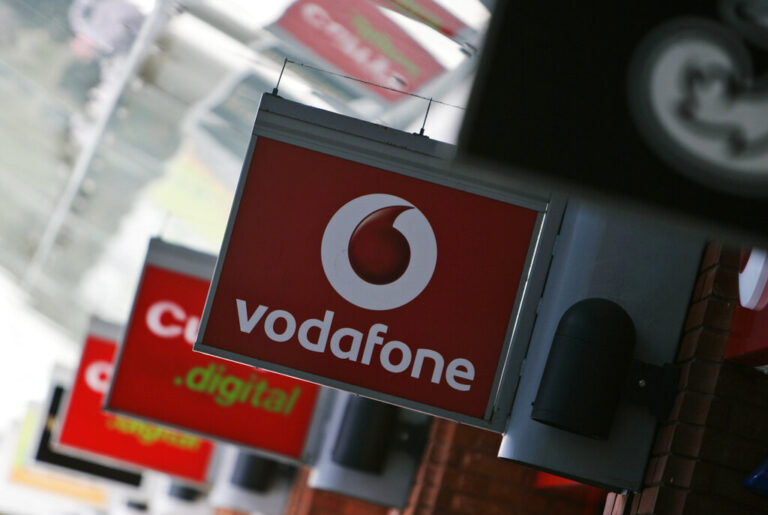 Vodafone: Περικόπτει 11.000 θέσεις εργασίας παγκοσμίως μέσα στην επόμενη τριετία