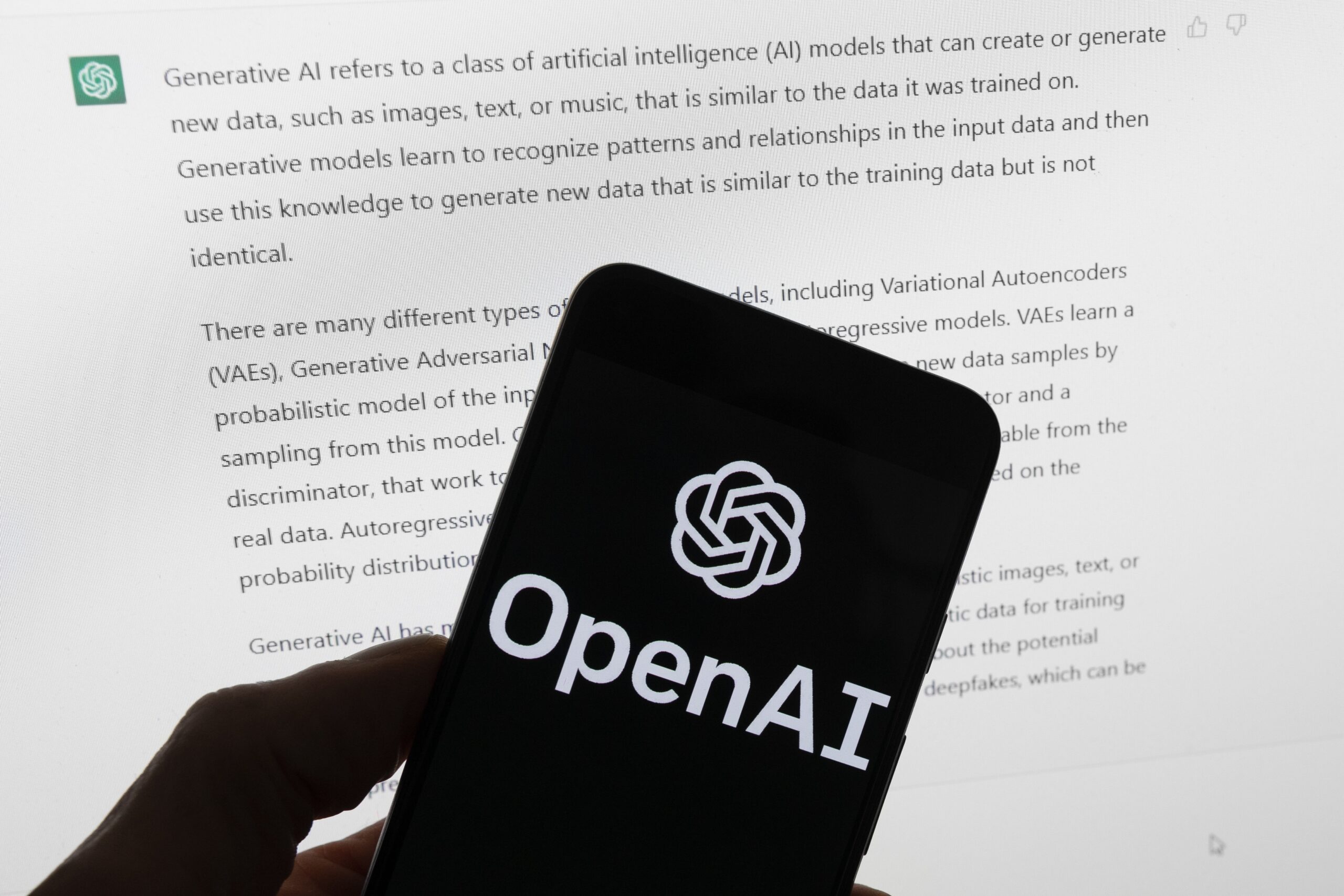 ΗΠΑ: Συγγραφείς μήνυσαν την OpenAI γιατί χρησιμοποιεί έργα τους για να «εκπαιδεύσει» το πρόγραμμα ChatGPT
