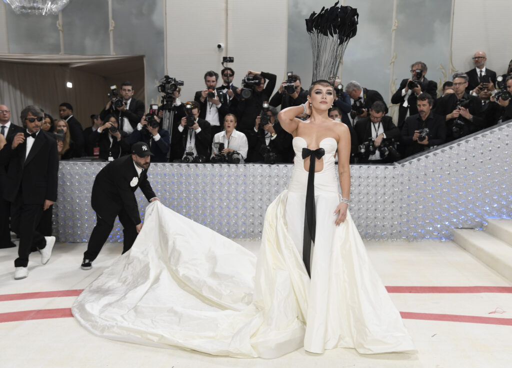 Μet Gala 2023: Με λάμψη και εντυπωσιακές εμφανίσεις η μεγαλύτερη βραδιά μόδας στη Νέα Υόρκη – Αφιερωμένο το φετινό γκαλά στον θρυλικό σχεδιαστή Karl Lagerfeld