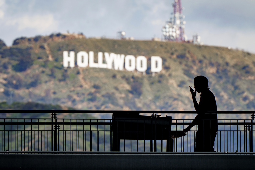 ΗΠΑ-απεργία στο Χόλιγουντ: Στούντιο και σεναριογράφοι συνεχίζουν σήμερα τις διαπραγματεύσεις