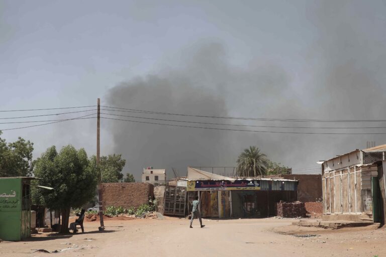 Σουδάν: Η παραστρατιωτική οργάνωση ΔΤΥ λέει ότι θα τηρήσει την επταήμερη εκεχειρία