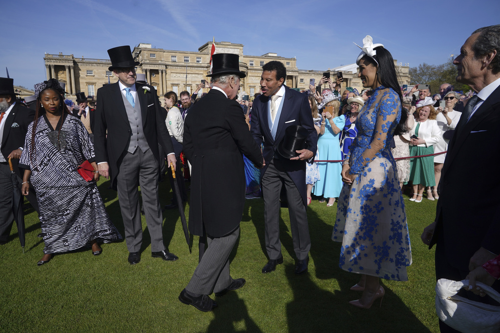 Βρετανία: Το πρώτο πάρτι του βασιλικού ζεύγους – Ενθουσιασμένος δήλωσε ο Λάιονελ Ρίτσι