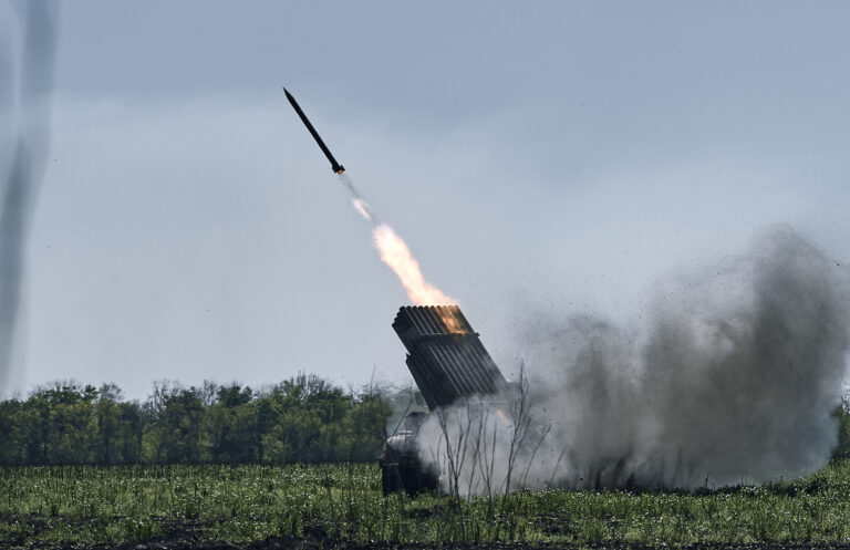 Πόλεμος στην Ουκρανία: Η Βρετανία θα προμηθεύσει το Κίεβο με πυραύλους Κρουζ μεγάλου βεληνεκούς