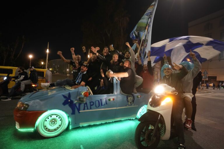 Νάπολη: Ένας νεκρός και επτά τραυματίες μετά τους εορτασμούς για το πρωτάθλημα