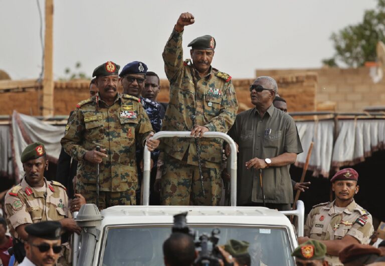 Σουδάν: Οι ένοπλες δυνάμεις διέκοψαν τις διαπραγματεύσεις για κατάπαυση του πυρός