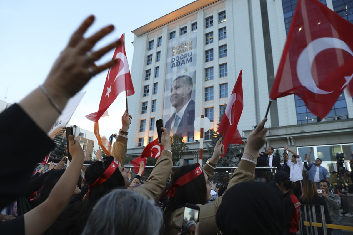 Τουρκία: Διεθνολόγοι αποκωδικοποιούν τις κινήσεις Ερντογάν – Κιλιτσντάρογλου ενόψει του β’ γύρου
