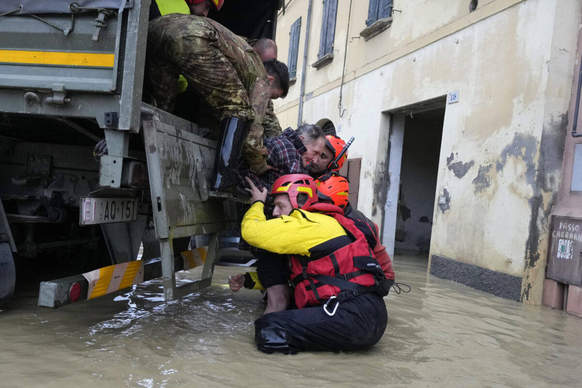 Φονικές πλημμύρες στην Ιταλία: Τουλάχιστον 9 νεκροί, άγνωστος ο αριθμός των αγνοουμένων