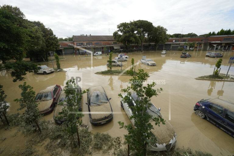 Associated Press: Οι πλημμύρες στη ΒΑ Ιταλία δείγμα της νέας κανονικότητας από την κλιματική αλλαγή