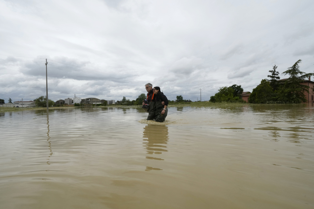 Πλημμύρες στην Ιταλία, Επίσκεψη της Ούρσουλα φον ντερ Λάιεν στις πληγείσες περιοχές: “Η Ευρώπη είναι μαζί σας”