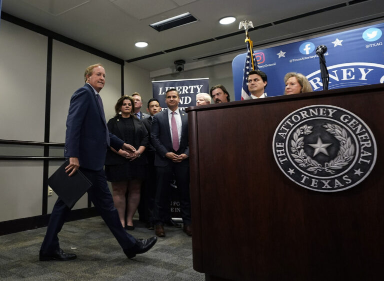 Απειλείται με παύση για διαφθορά ο πολιτειακός υπουργός Δικαιοσύνης στο Τέξας