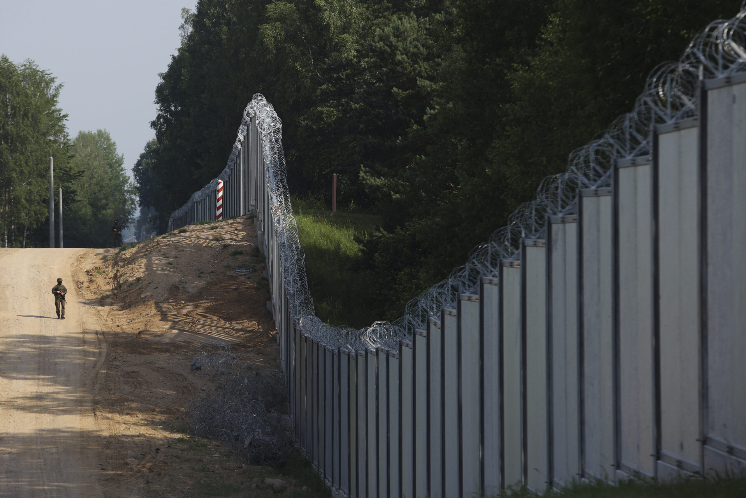 Οι αρχές στο Μινσκ πιστεύουν ότι το κλείσιμο των συνόρων από την Πολωνία αντιπροσωπεύει ζημιά στο επιχειρηματικό περιβάλλον στην ΕΕ