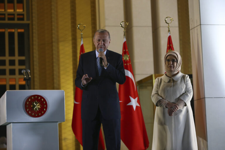 Τουρκία: Συγχαρητήρια μηνύματα στον Ρετζέπ Ταγίπ Ερντογάν για την επανεκλογή του από τη Μόσχα ως την Ουάσιγκτον