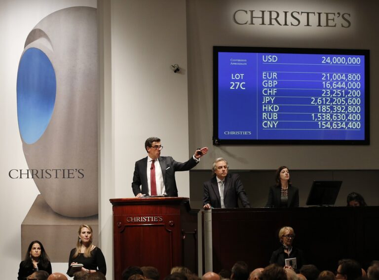 Οίκος Christie’s: Δέχεται πιέσεις να μην δημοπρατήσει 700 κοσμήματα από περιουσία με “ναζιστικό παρελθόν”