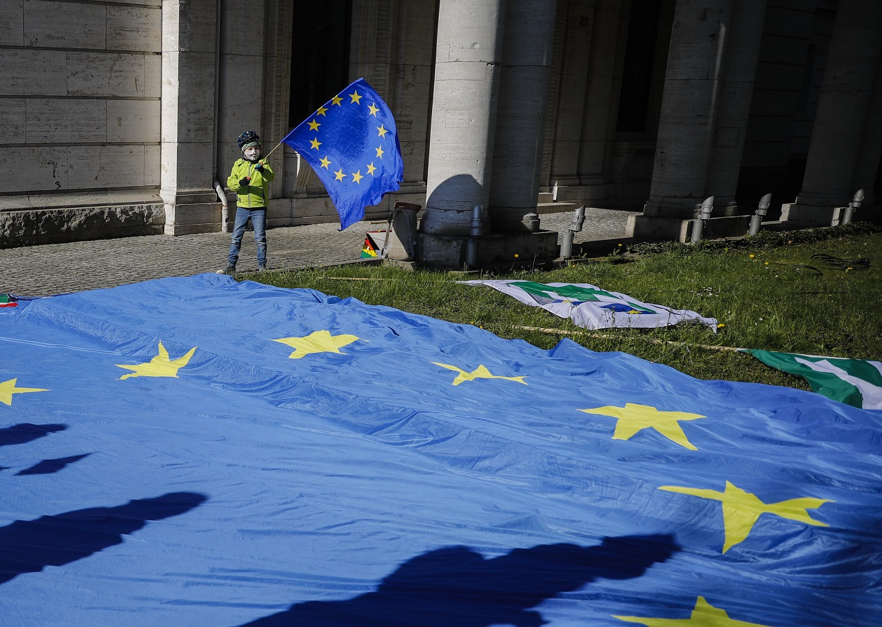 Ευρωβαρόμετρο: Η τεχνογνωσία σημαντικό εργαλείο για την εφαρμογή μεταρρυθμίσεων – Τι ζητούν οι πολίτες από τη δημόσια διοίκηση  