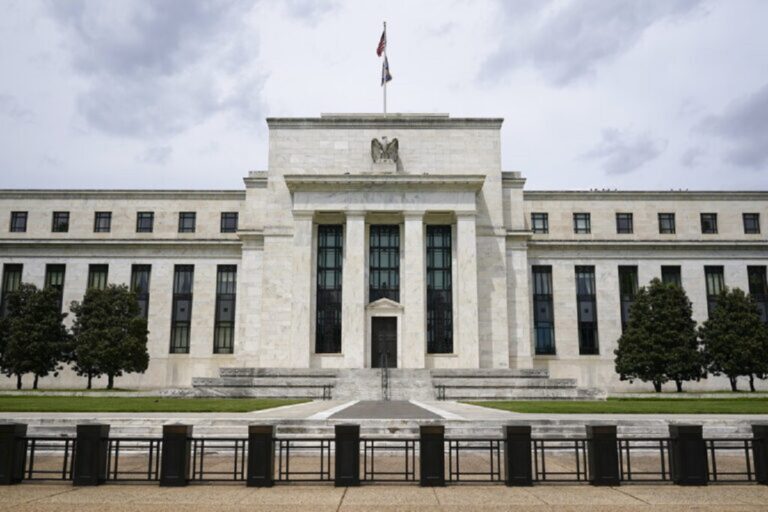 Fed: Αύξησε τα επιτόκια κατά 0,25% – «Σήμα» για πιθανό τέλος στις αυξήσεις