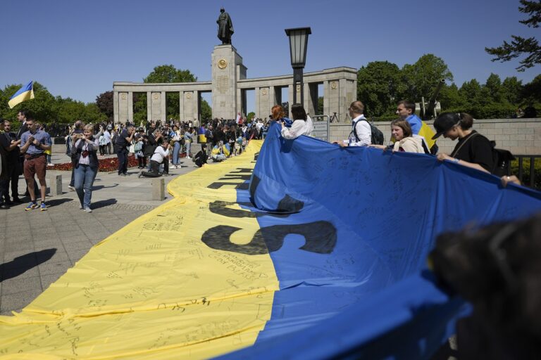 Γερμανία: Η επέτειος του τέλους του Β΄ Παγκοσμίου Πολέμου στη σκιά του πολέμου στην Ουκρανία