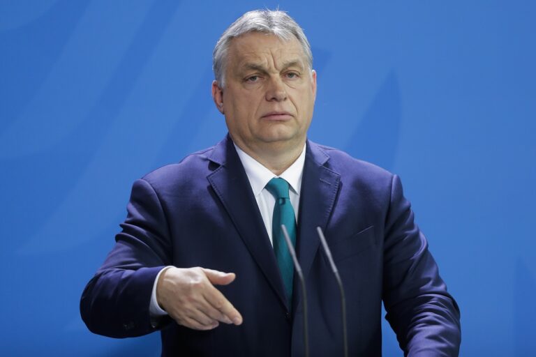 Ουγγαρία: Ο Β. Όρμπαν  περιέγραψε τους φιλελεύθερους και την αριστερά ως «ιό» σε  παγκόσμιο φόρουμ της ακροδεξιάς