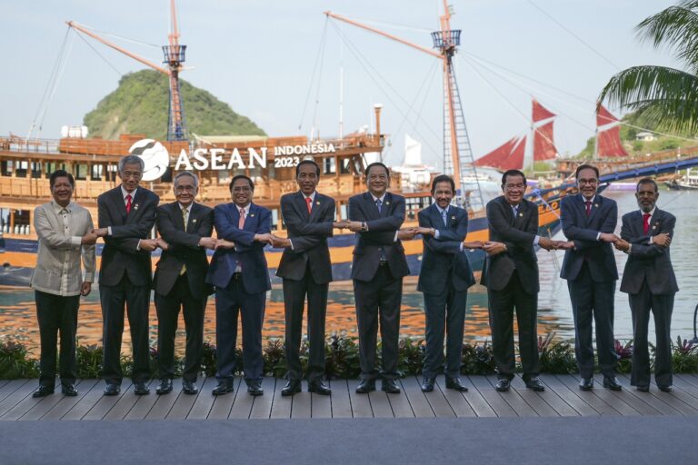 ASEAN: Ο σύνδεσμος εκφράζει «βαθιά ανησυχία» για την κλιμακούμενη  βία στη Μιανμάρ