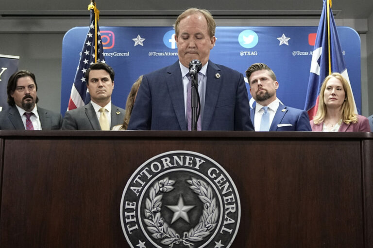 Η πολιτειακή Βουλή των Αντιπροσώπων του Τέξας παραπέμπει τον ισχυρό πολιτειακό υπουργό Δικαιοσύνης σε δίκη στη Γερουσία