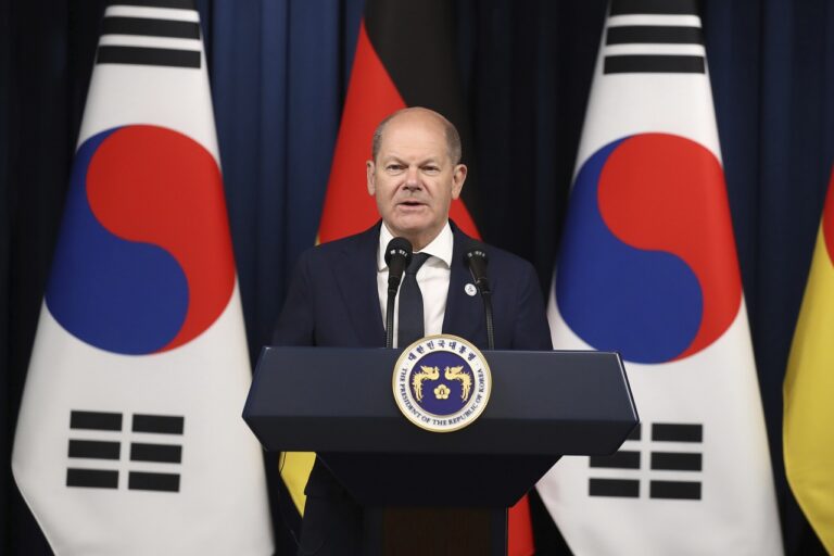 Ο καγκελάριος Όλαφ Σολτς επισκέπτεται τη Νότια Κορέα μετά τη σύνoδο κορυφής της G7