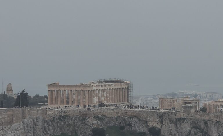 Ο καιρός με τον Π. Γιαννόπουλο: Με άνοδο της θερμοκρασίας, νοτιάδες και σκόνη ξεκινά η εβδομάδα