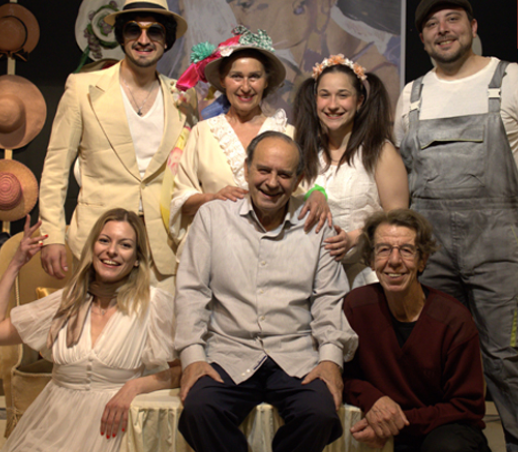 «Πολύ κακό για ένα… καπέλο εποχής»: Η κωμωδία του Άγγελου Κολοκοτρώνη στο Θέατρο Φλέμινγκ