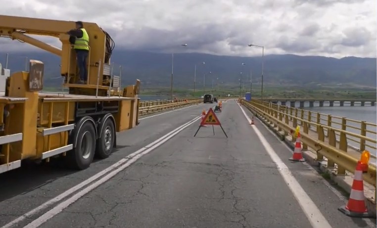 Κοζάνη: Συνεχίζεται η ολική απαγόρευση κυκλοφορίας στη γέφυρα Σερβίων