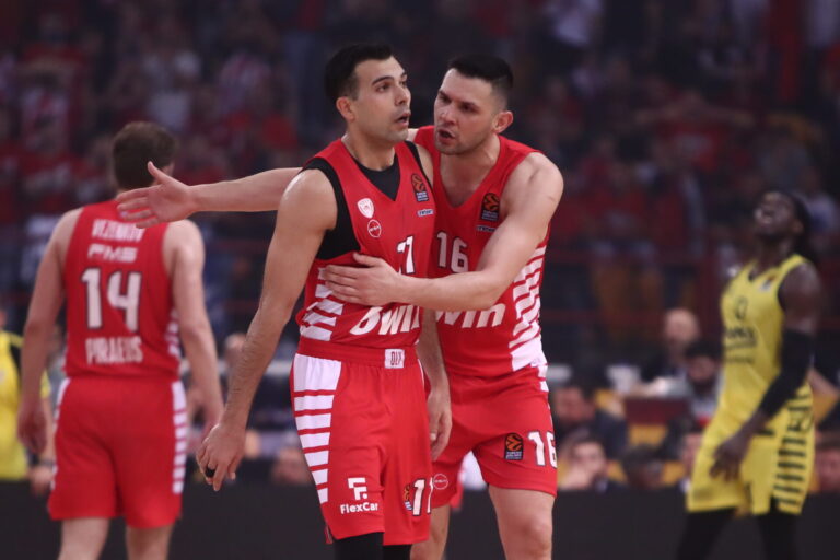 Έλιωσε τη Φενέρ στο καμίνι του ΣΕΦ και πέταξε για Κάουνας ο Ολυμπιακός