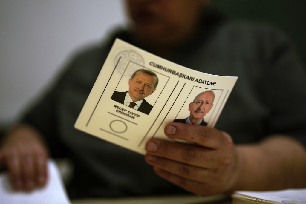 Τουρκία: Άνοιξαν οι κάλπες για τον δεύτερο γύρο των εκλογών