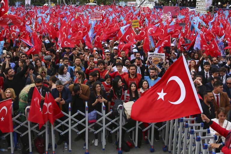Τουρκία – Αντίστροφη μέτρηση για τις κάλπες: «Θα θεωρήσουμε νόμιμο όποιο αποτέλεσμα προκύψει» λέει ο Ερντογάν
