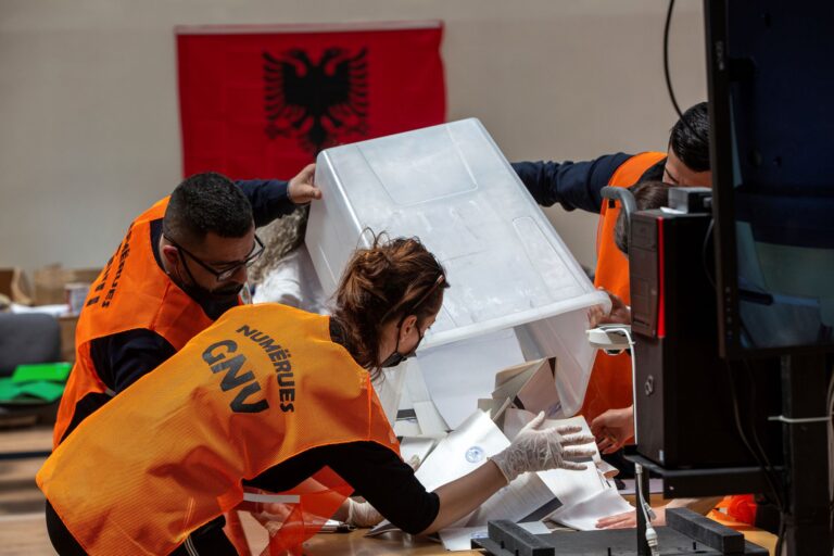 Εκλογές στην Αλβανία: Ντέρμπι Μπελέρη – Γκόρο για τον δήμο Χειμάρρας