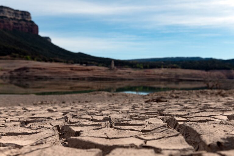 Χρ. Ζερεφός: Το κλίμα έχει αποσταθεροποιηθεί – Οι ασφαλιστικές πλήρωσαν ένα τρισ. δολάρια αποζημιώσεις σε μια δεκαετία