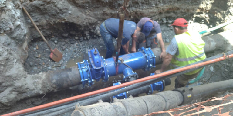 Καλαμάτα: Πολύωρη διακοπή υδροδότησης σ’ όλη την πόλη – Σοβαρή βλάβη σε αγωγό