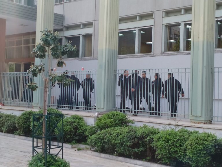 Στις 5 Μαΐου συνεχίζεται στην Λάρισα η δίκη των αντιεξουσιαστών που κατηγορούνται για τρομοκρατικές πράξεις