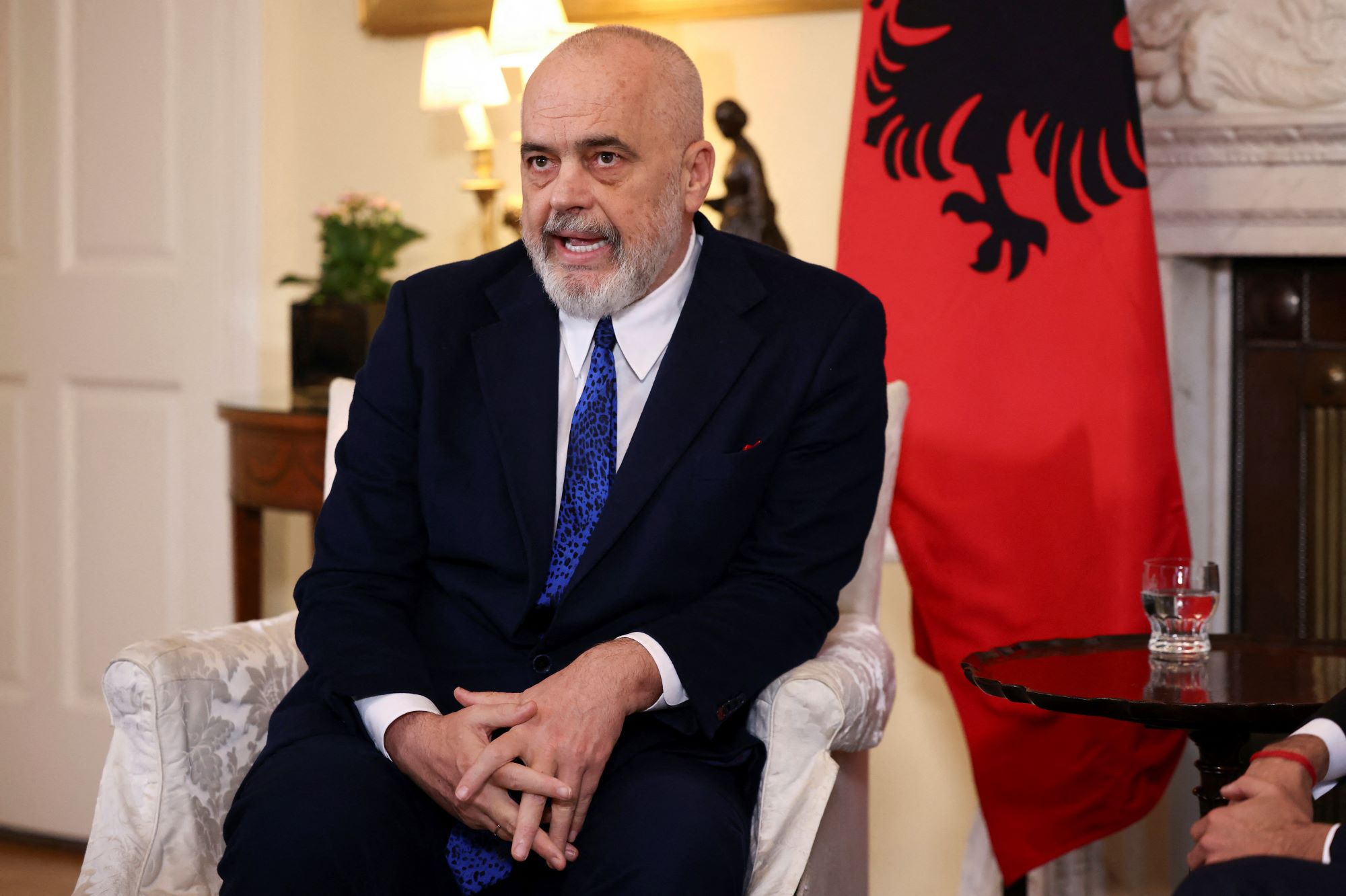 ΕΝΤΙ ΡΑΜΑ