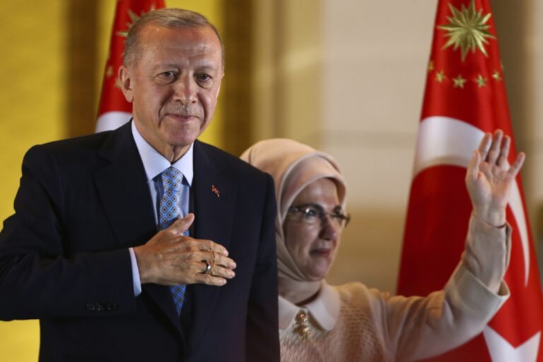Τουρκία: Κυρίαρχος για μια ακόμη πενταετή θητεία ο Ερντογάν – Πώς σχολιάζουν το θρίαμβό του Έλληνες αναλυτές
