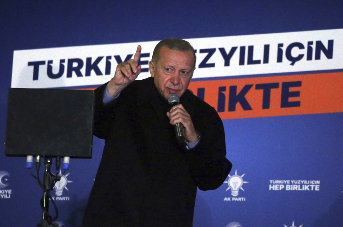 Δ. Τσαρούχας, ακαδημαϊκός, για Τουρκία: Δημοφιλέστερος πολιτικός μετά τον Ατατούρκ ο  Ερντογάν – Οι Τούρκοι ψηφίζουν ταυτοτικά