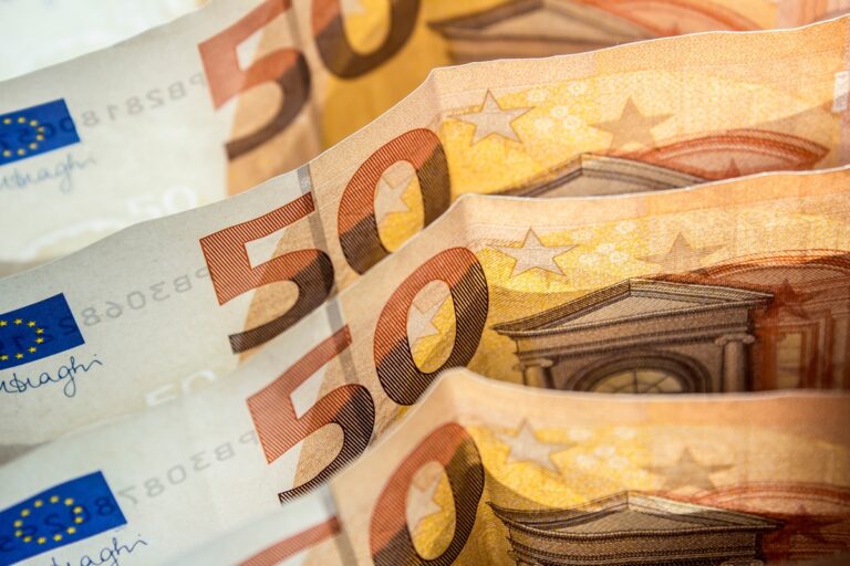 Βαρσοβία: Φωνές για την εγκατάλειψη του πολωνικού νομίσματος