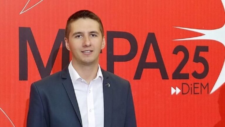 Μ. Κριθαρίδης: Να υπάρξει άμεσα ρύθμιση για τους ελεύθερους επαγγελματίες στον ΕΦΚΑ Μ. Κριθαρίδης: Να υπάρξει άμεσα ρύθμιση για τους ελεύθερους επαγγελματίες στον ΕΦΚΑ