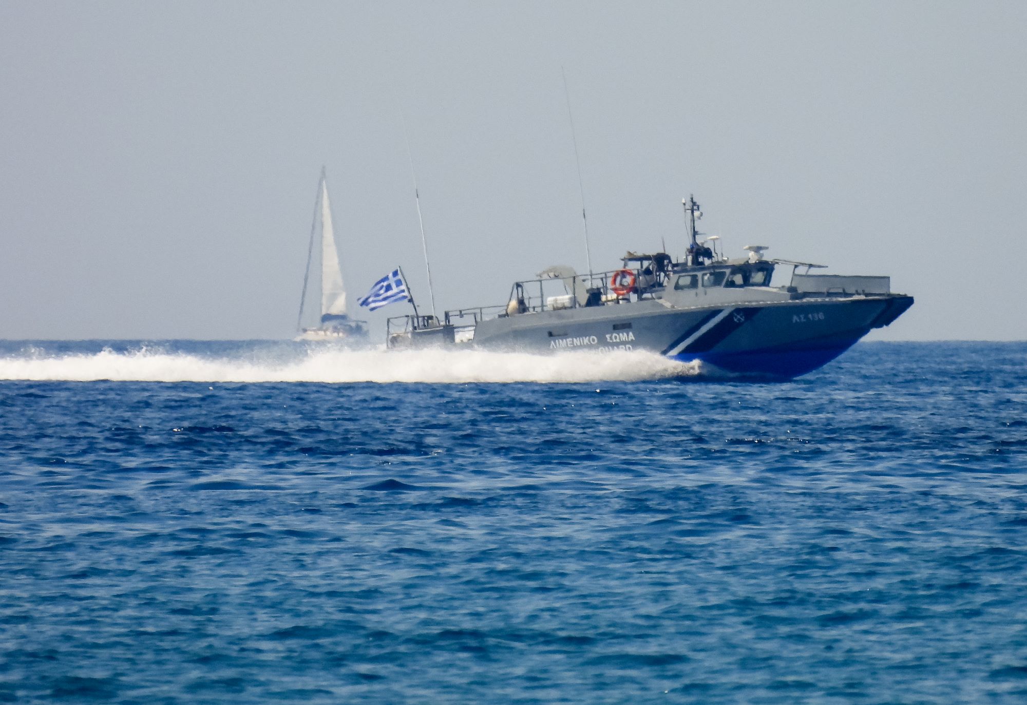 Μύκονος: Ανατροπή σκάφους με μετανάστες – Έρευνες για τον εντοπισμό 6 αγνοουμένων