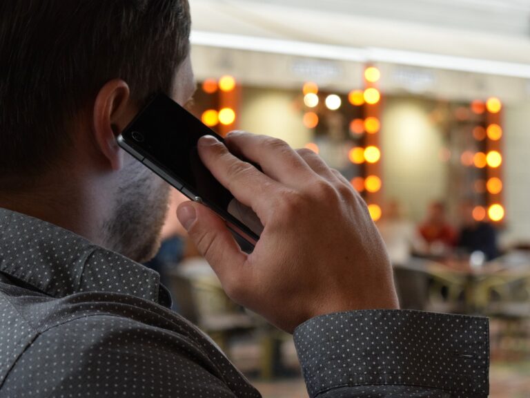 Έρευνα: Οι κλήσεις στο κινητό συνδέονται με αυξημένο κίνδυνο για υπέρταση