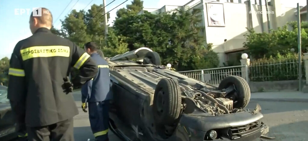 Άνοιξη Αττικής: Αυτοκίνητο αναποδογύρισε στη Λ. Μαραθώνος – Στο νοσοκομείο ο οδηγός
