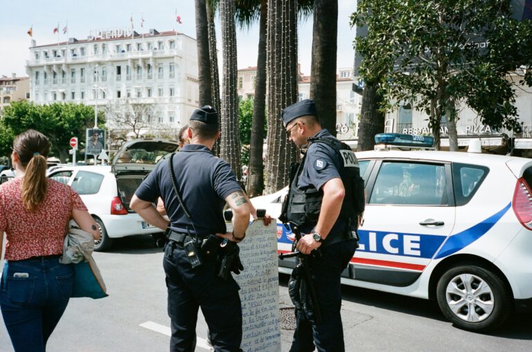 Καναδάς: Πυροβολισμοί στο Οντάριο – Νεκρός ένας αστυνομικός και δύο τραυματίες