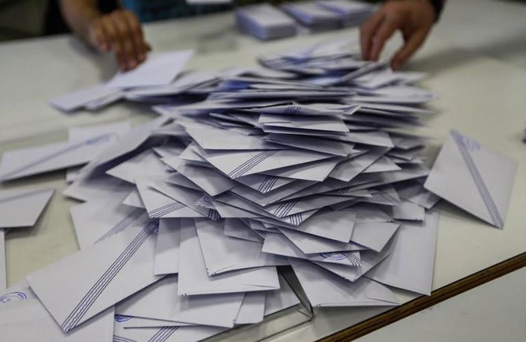 Σάμος: Η επανακαταμέτρηση των ψήφων επιβεβαίωσε το αποτέλεσμα των εκλογών